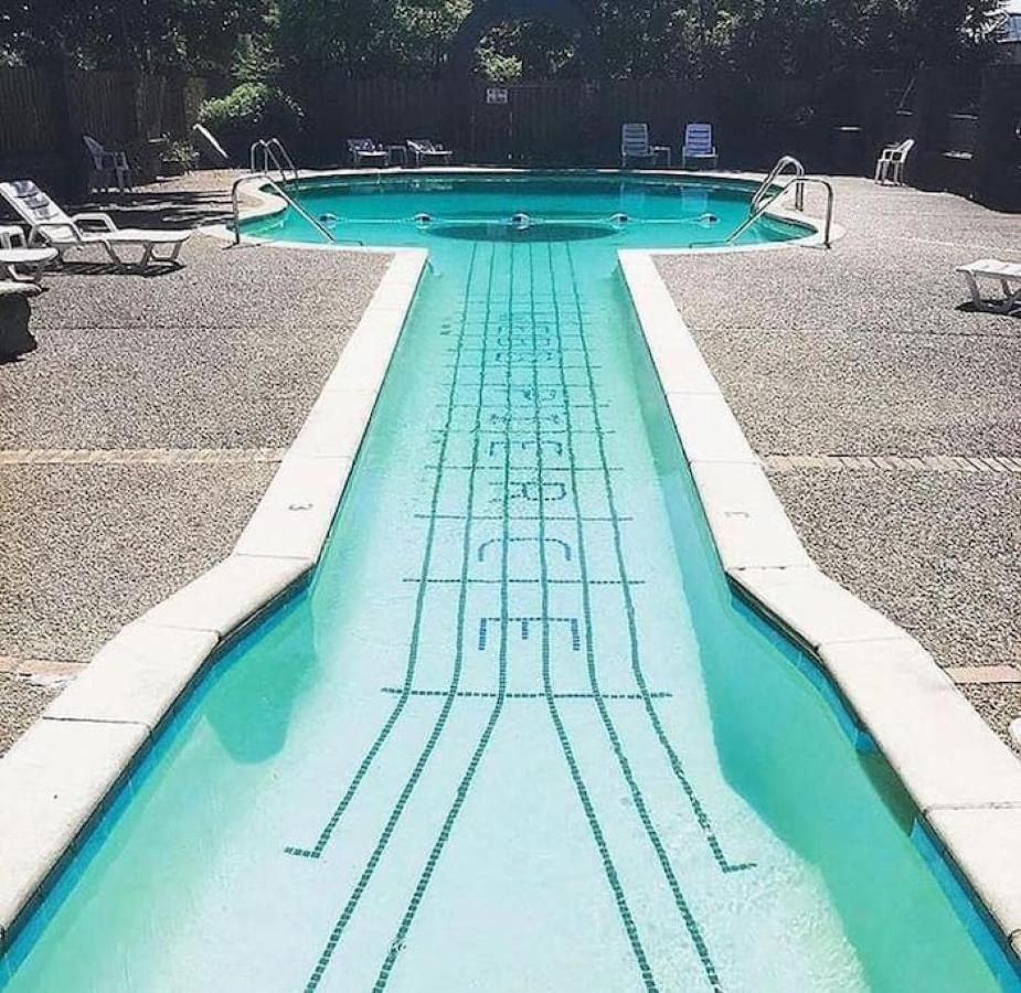 On Music Row W Parking, Sleeps 6, Pool Nashville